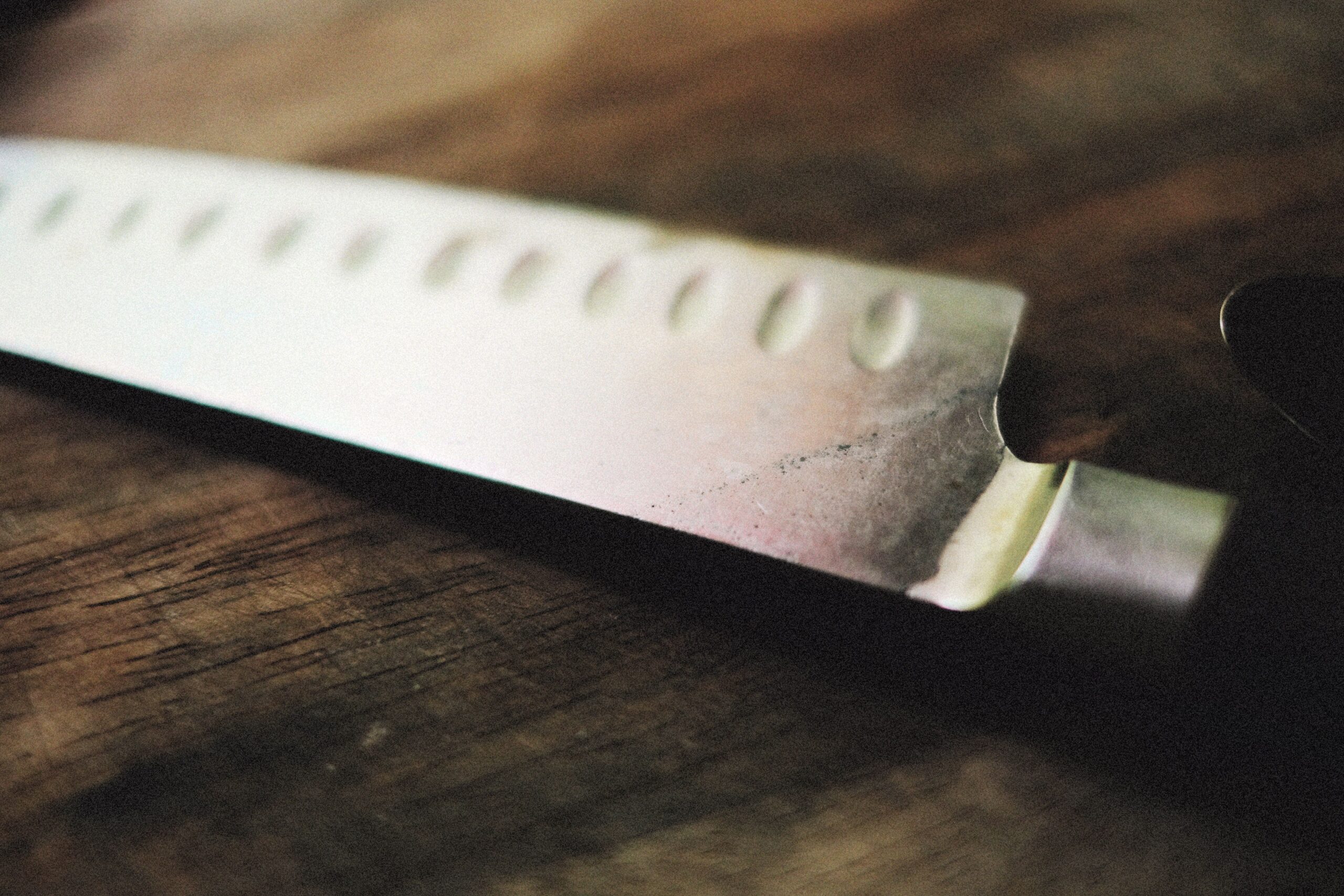 Professionally sharpened kitchen knife for cleaner cuts